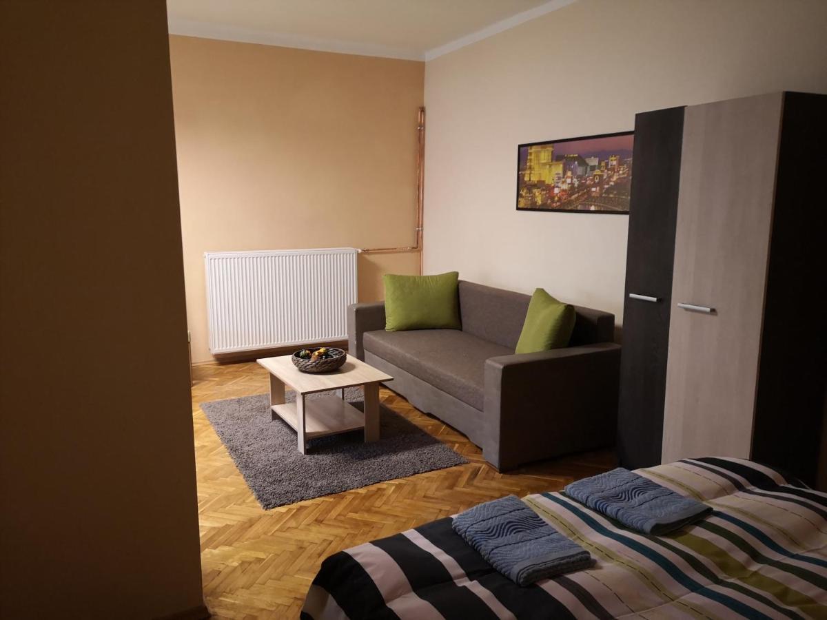 Veva Apartman - Eger Maganszallashely Eksteriør bilde