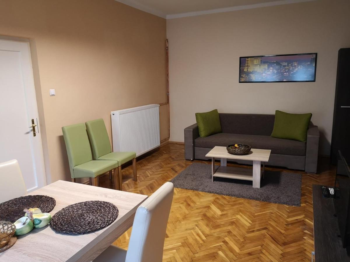 Veva Apartman - Eger Maganszallashely Eksteriør bilde