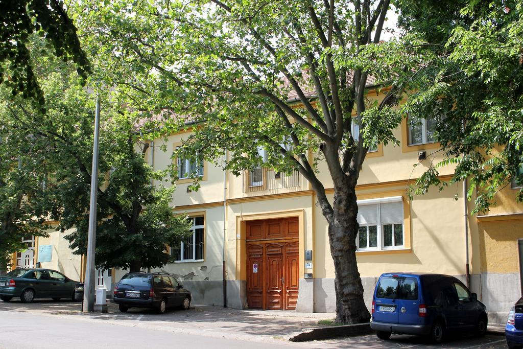 Veva Apartman - Eger Maganszallashely Eksteriør bilde